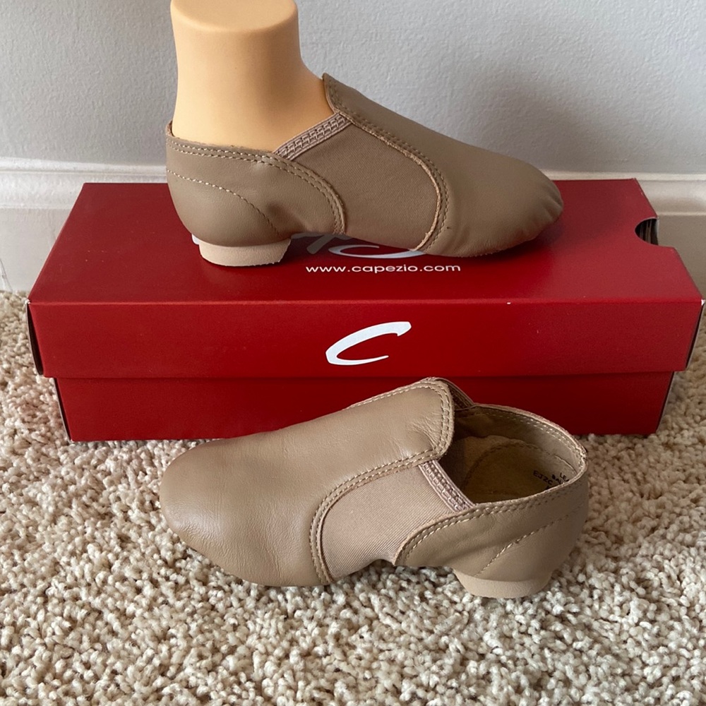 Brand new Capezio Girls Jazz/Dance shoes (Caramel color)